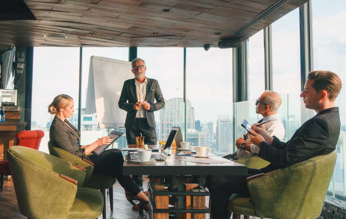 executives discussing the latest government shutdown